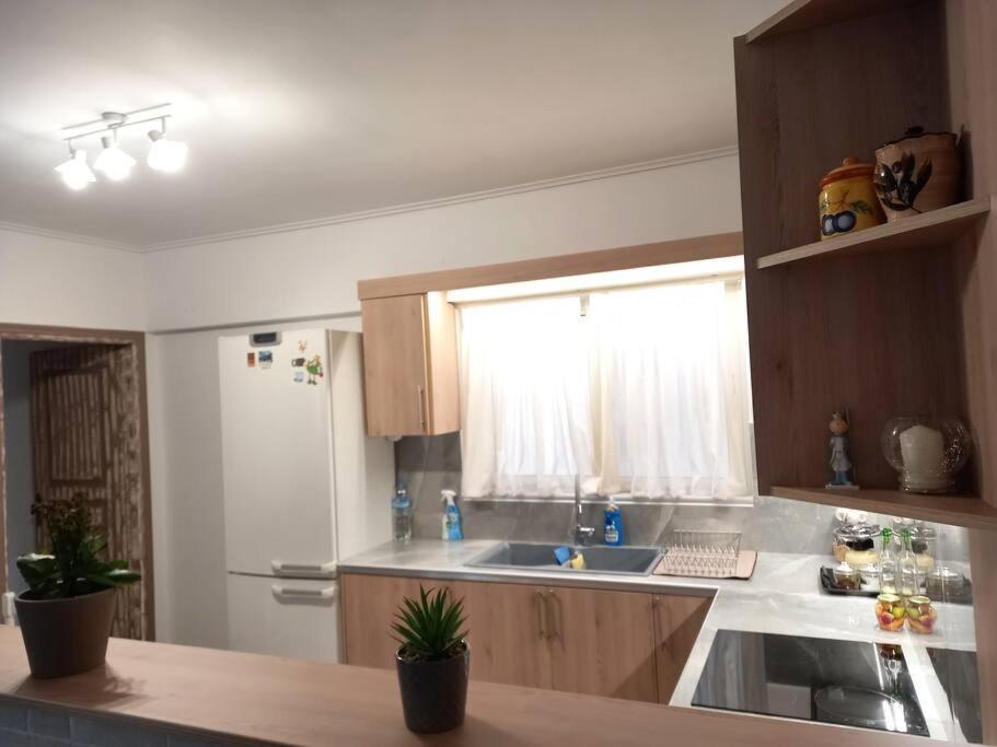 Άνετο Κεντρικό Διαμέρισμα Με 2 Υπνοδωμάτια Tripoli Extérieur photo